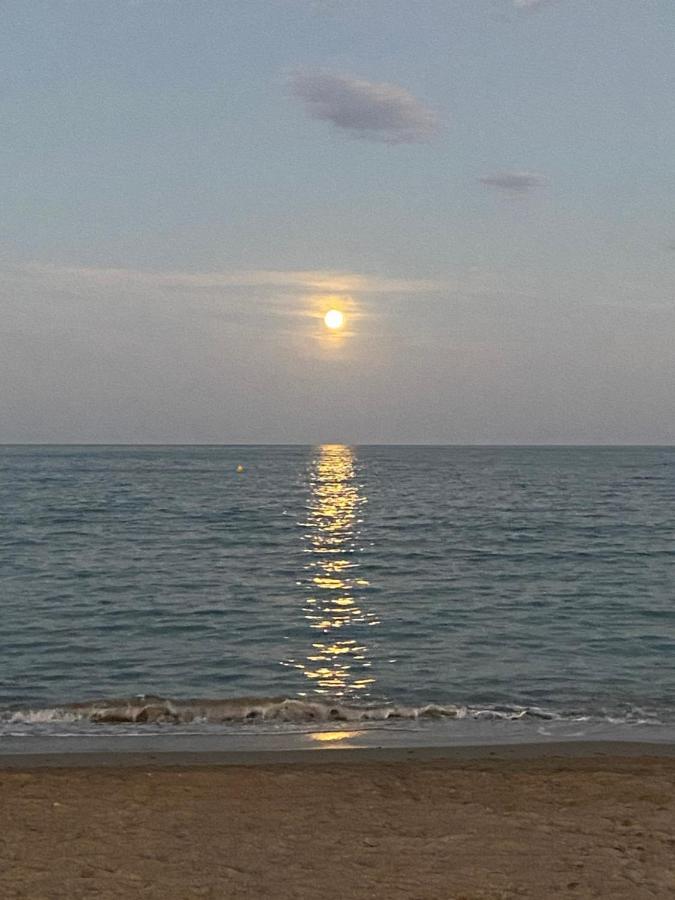 شقة Casa Ibicenca En Benicasim A 3 Minutos De La Playa بينيكاسّين المظهر الخارجي الصورة
